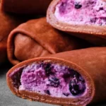 cokoladova-rolada-s-tvarohem-a-tresnemi-recept-z-palacinkoveho-testa.webp.webp